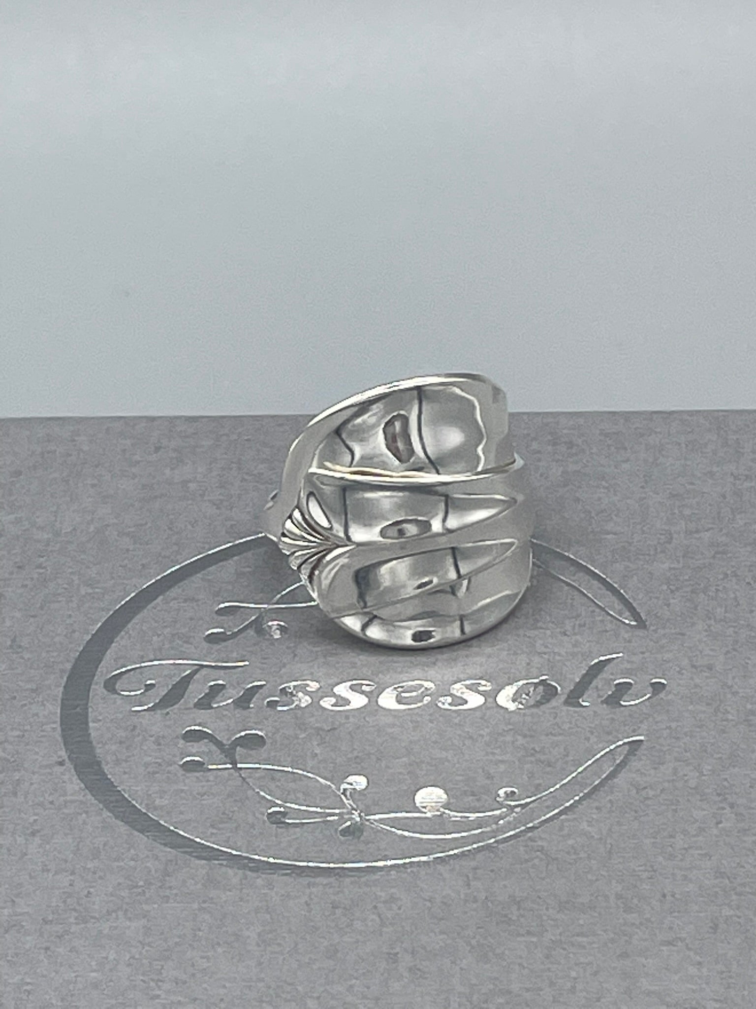 Rådhus med Vifte, Statement Ring