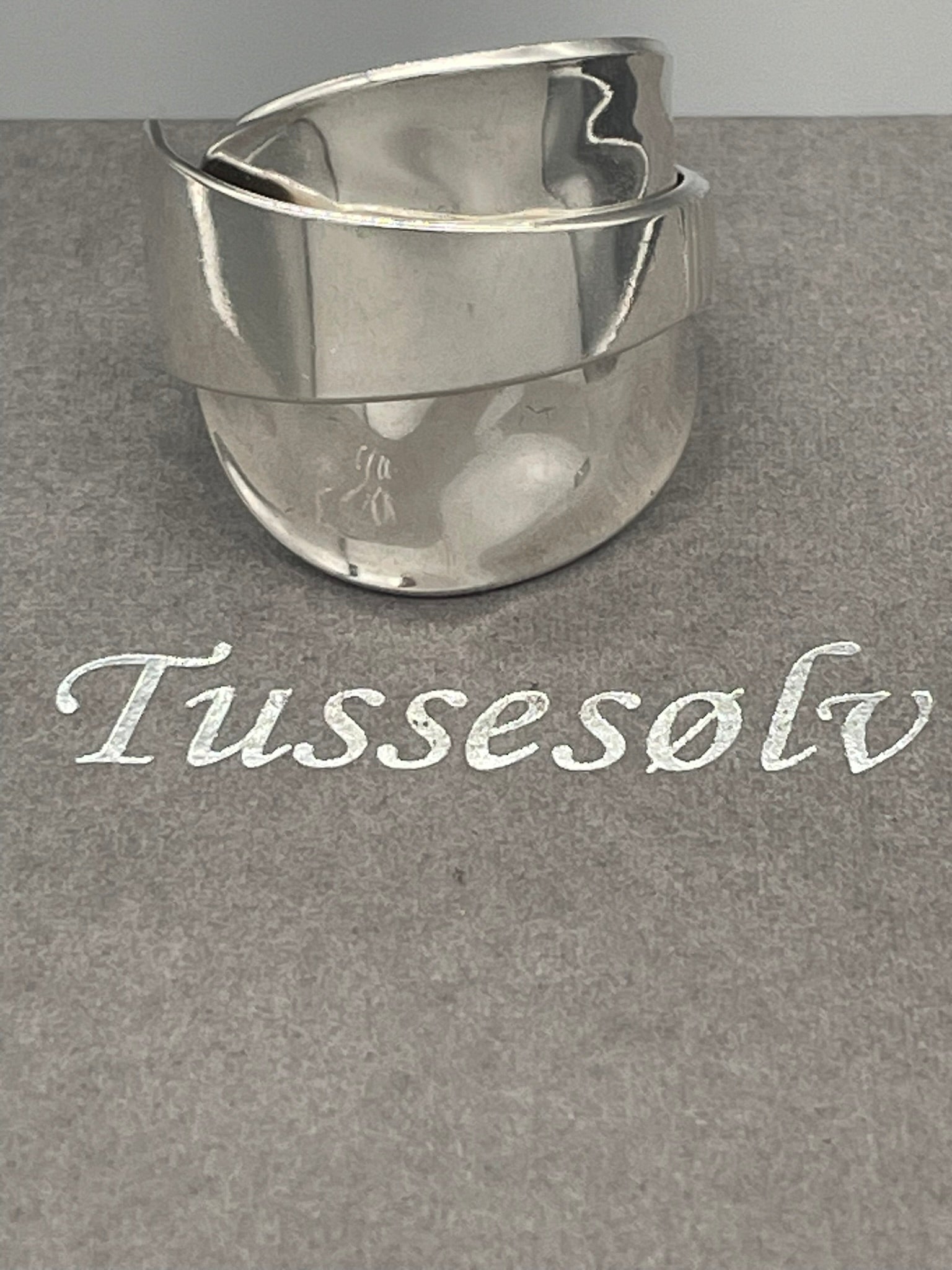 Bankett, statement ring