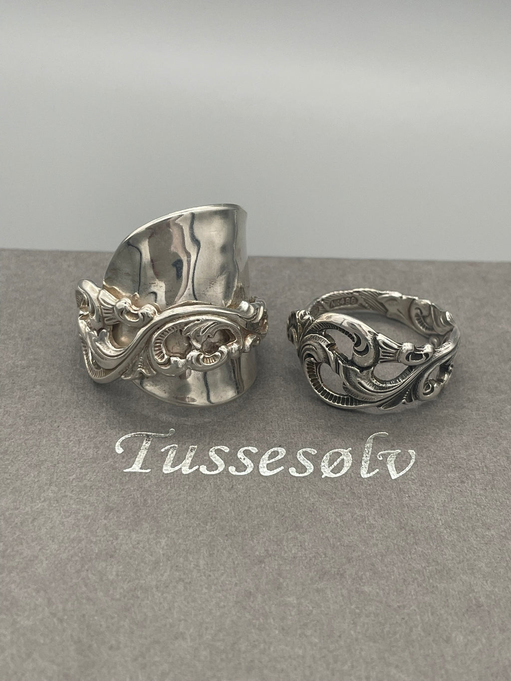 Dobbel Rokokko, Statement Ring