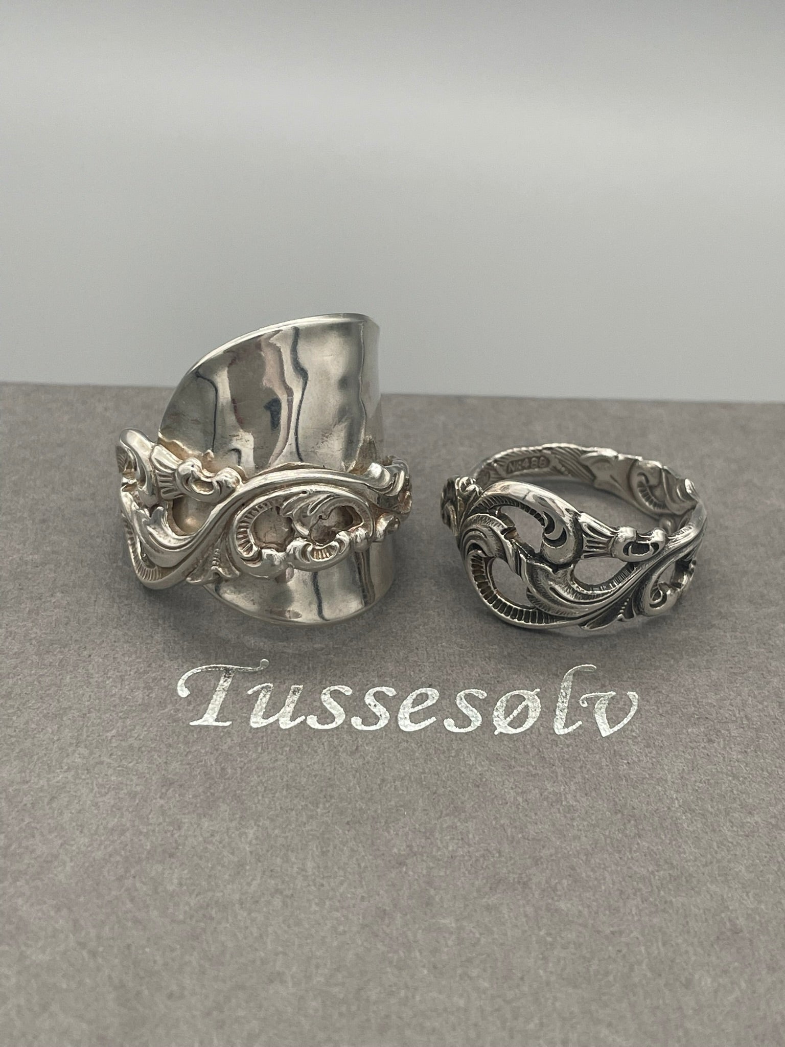 Dobbel Rokokko, Statement Ring