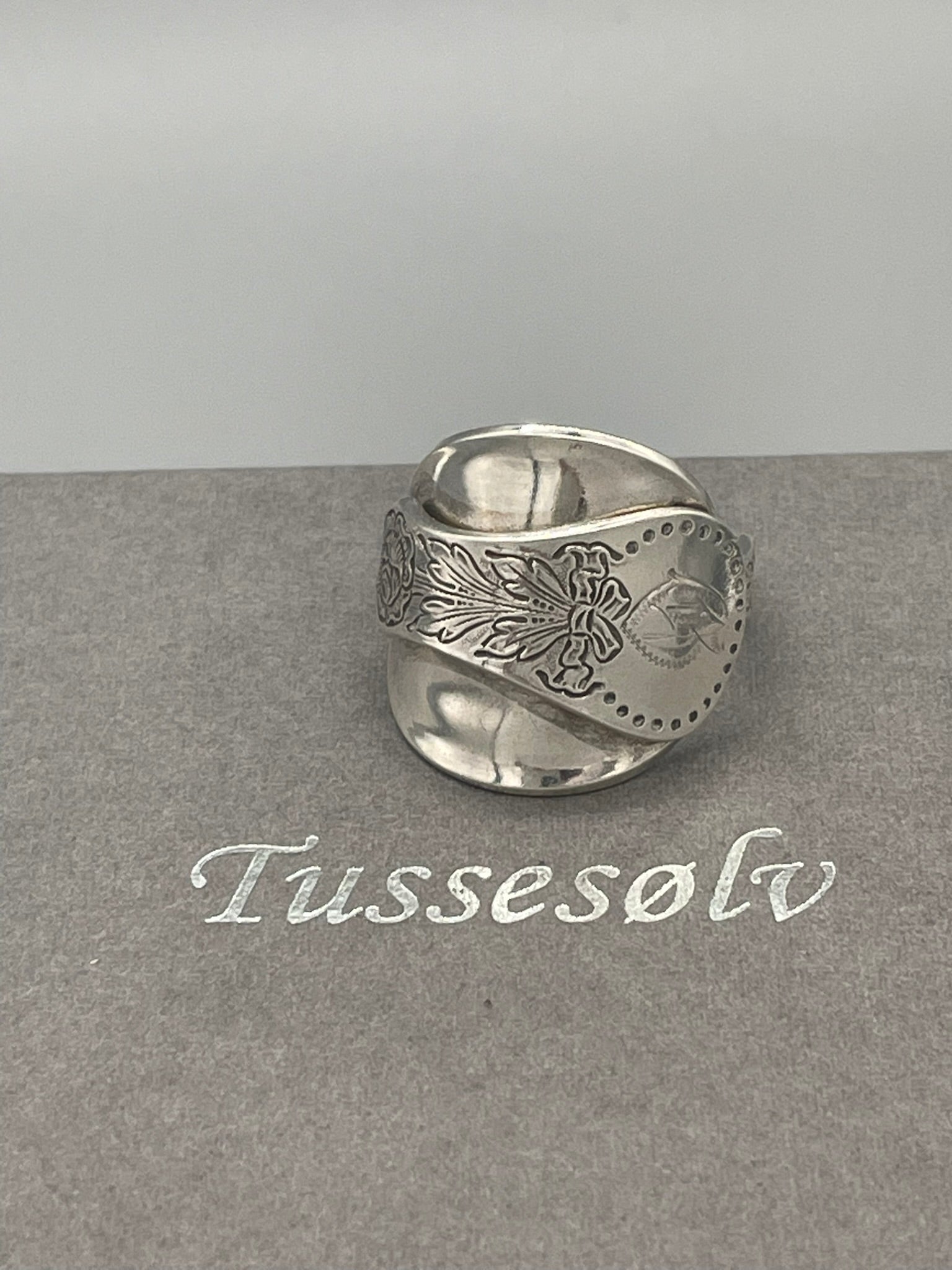 Flat Rose, Statement Ring