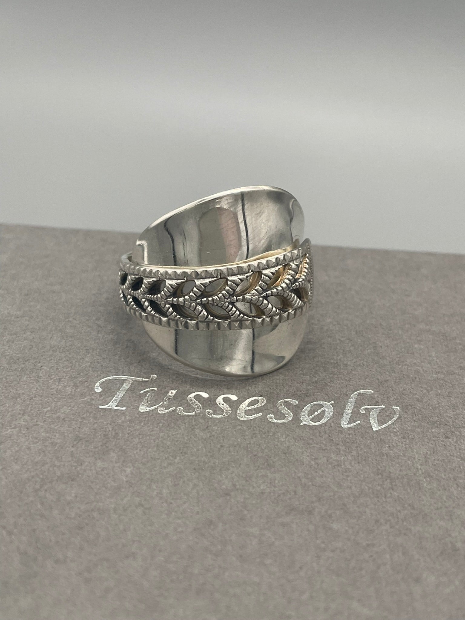 Juvel, Statement ring